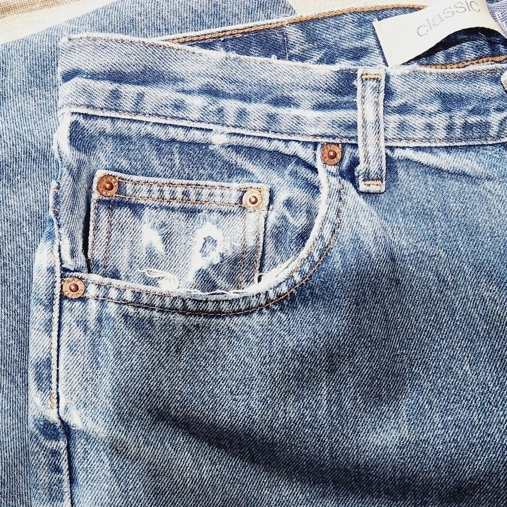 Vintage Gap Light Blue Classic Fit Distressed Mom Jeans Size 14L - Picture 13 of 15